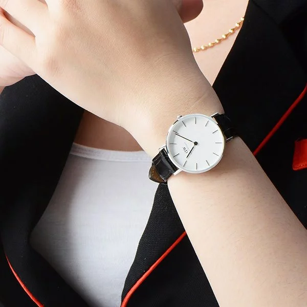 Đồng hồ DW nữ Classic Petite Reading White Silver