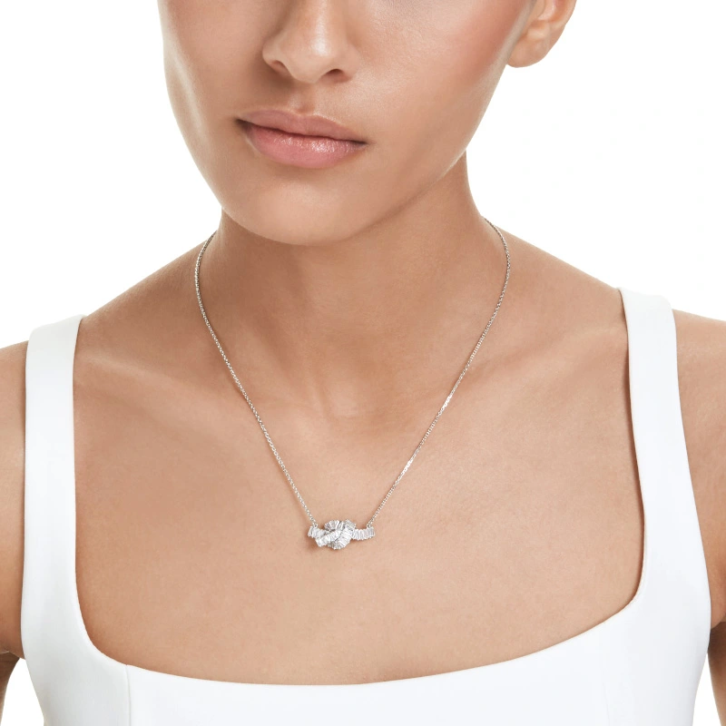 Dây chuyền Swarovski 5728553 Matrix Pendant | Ảnh mẫu đeo