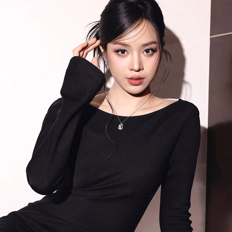 Dây chuyền Swarovski 5647872 Swan Pendant | Ảnh hoa hậu Thanh Thủy 03