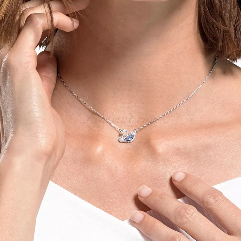 Dây Chuyền Thiên Nga Swarovski Xanh Dazzling Swan Necklace 5521074