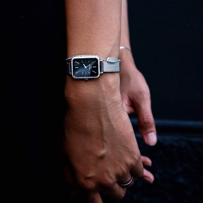 Lắc Tay Daniel Wellington Chính Hãng Twisted Chain DW00400558