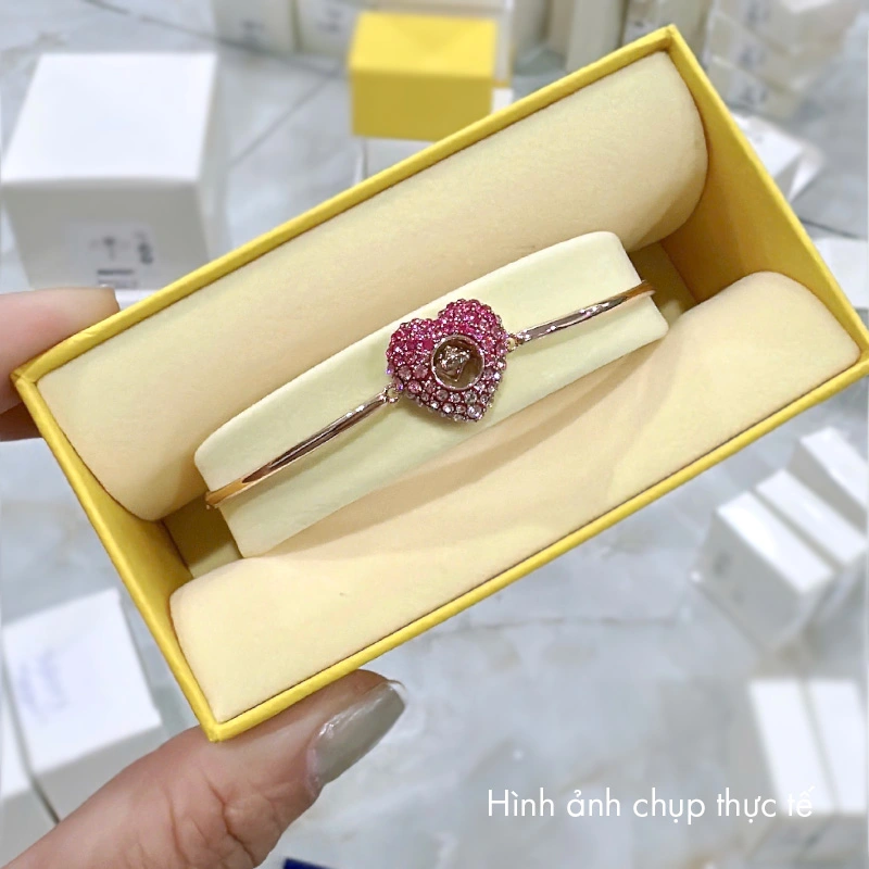 Vòng tay Swarovski 5683581 Hyperbola Bangle | Ảnh thật 01