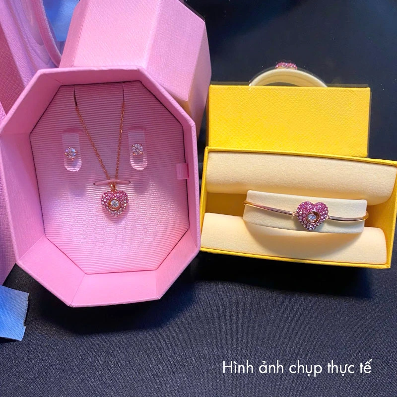 Vòng tay Swarovski 5683581 Hyperbola Bangle | Ảnh thật 03