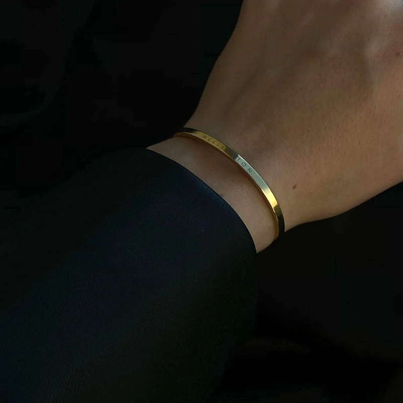 Vòng Cuff Daniel Wellington DW00400074 Chính Hãng Classic Bracelet, Màu Vàng Gold