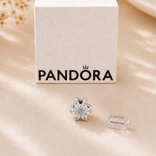 Charm Pandora 792623C01 Sparkling Herbarium Cluster Charm | Laimut | Ảnh chụp thực tế