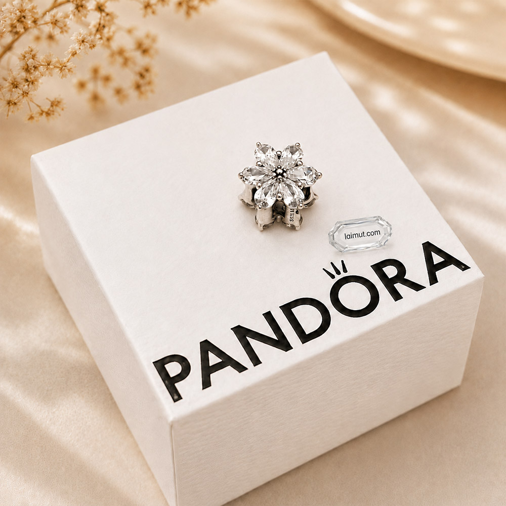 Charm Pandora 792623C01 Sparkling Herbarium Cluster Charm | Laimut | Ảnh chụp thực tế