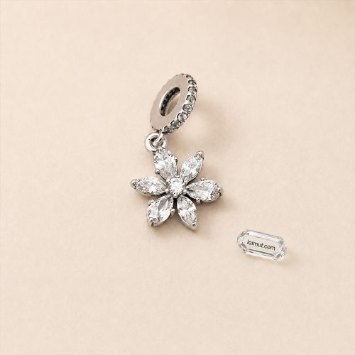 Charm Pandora 792382C01 Sparkling Herbarium Cluster Dangle Charm | Laimut | Ảnh chụp thực tế