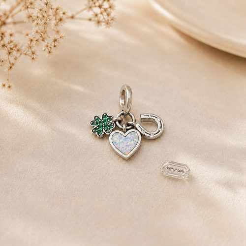 Charm Pandora 792755C01 Four Leaf Clover, Heart and Horseshoe Triple Dangle Charm | Laimut | Ảnh chụp thực tế