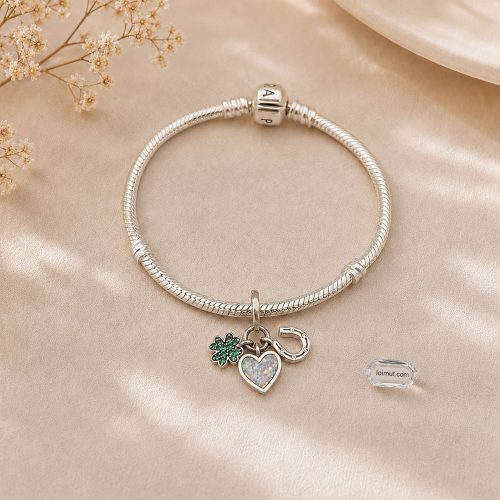 Charm Pandora 792755C01 Four Leaf Clover, Heart and Horseshoe Triple Dangle Charm | Laimut | Ảnh chụp thực tế