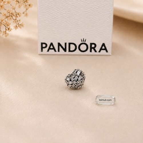 Charm Pandora 794240C01 Sparkling Heart Charm | Laimut | Ảnh chụp thực tế