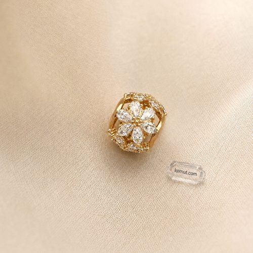 Charm Pandora 782383C01 Sparkling Herbarium Cluster Round Charm | Laimut | Ảnh chụp thực tế
