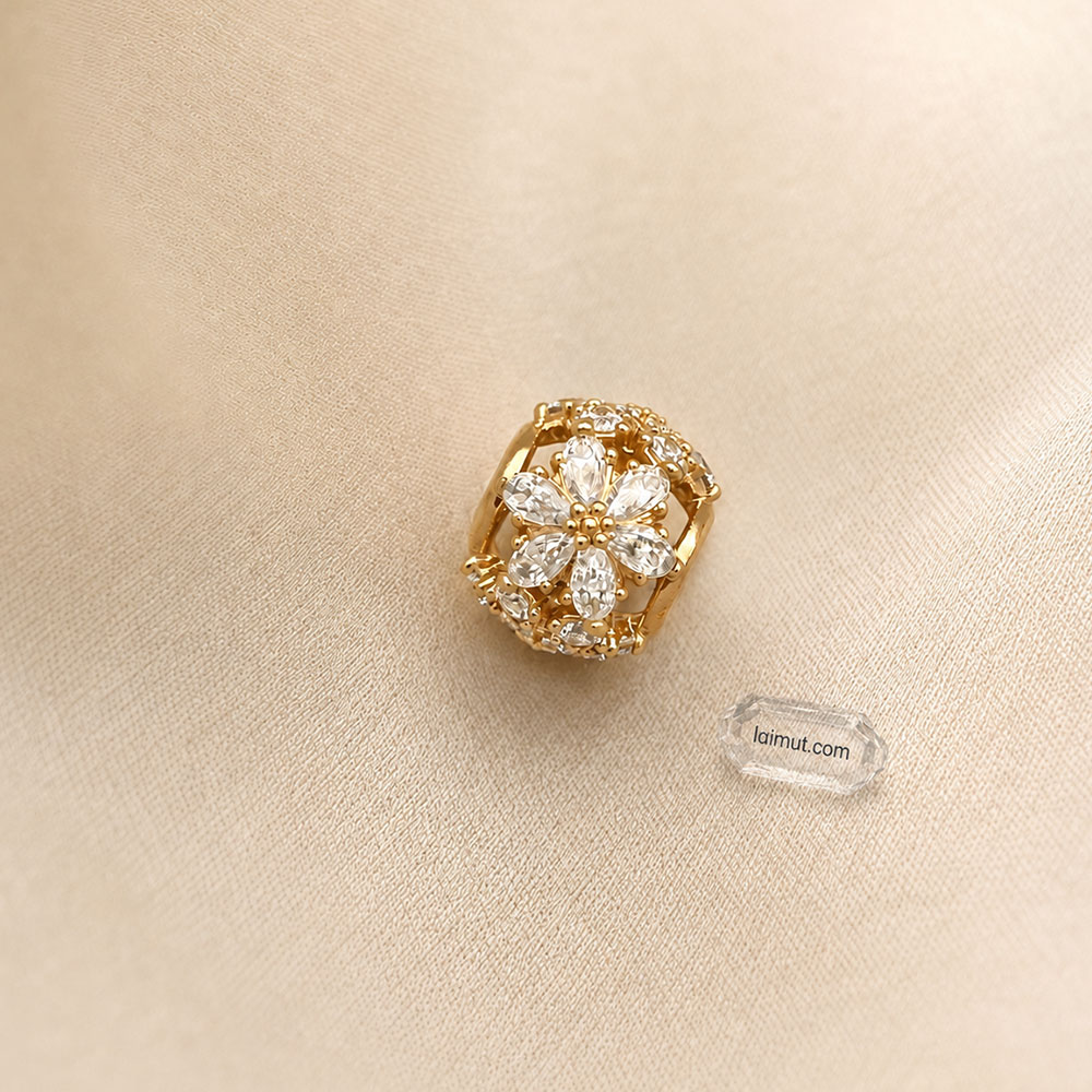 Charm Pandora 782383C01 Sparkling Herbarium Cluster Round Charm | Laimut | Ảnh chụp thực tế