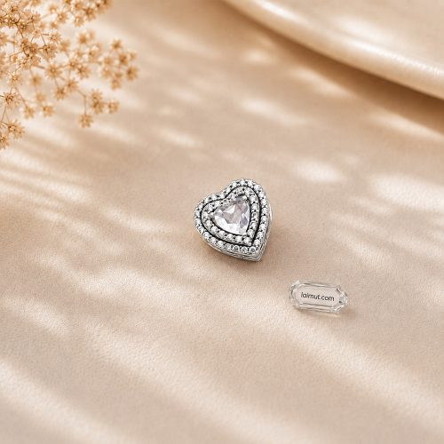 Charm Pandora 799218C01 Sparkling Leveled Hearts Charm | Laimut | Ảnh chụp thực tế