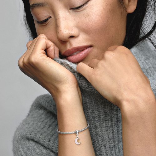 Charm Pandora 762985C01 Two-tone Key & Moon Dangle Charm | Laimut | Ảnh mẫu đeo