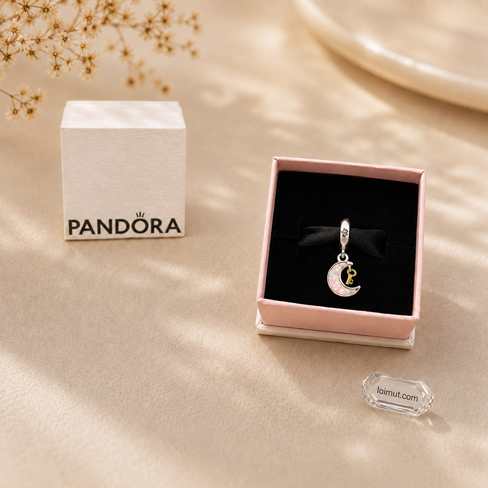 Charm Pandora 762985C01 Two-tone Key & Moon Dangle Charm | Laimut | Ảnh chụp thực tế fullbox