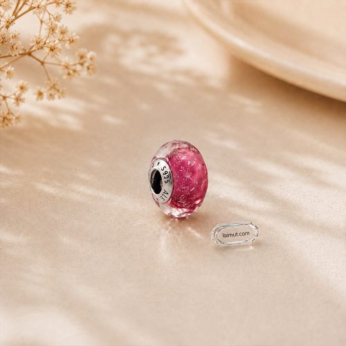 Charm Pandora 798872C00 Wavy Fancy Pink Murano Glass Charm | Laimut | Ảnh chụp thực tế