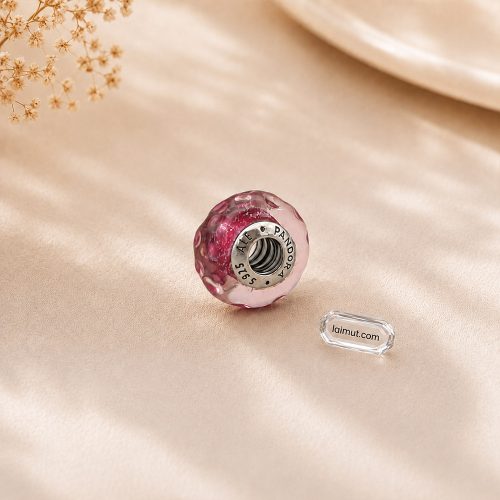 Charm Pandora 798872C00 Wavy Fancy Pink Murano Glass Charm | Laimut | Ảnh chụp thực tế