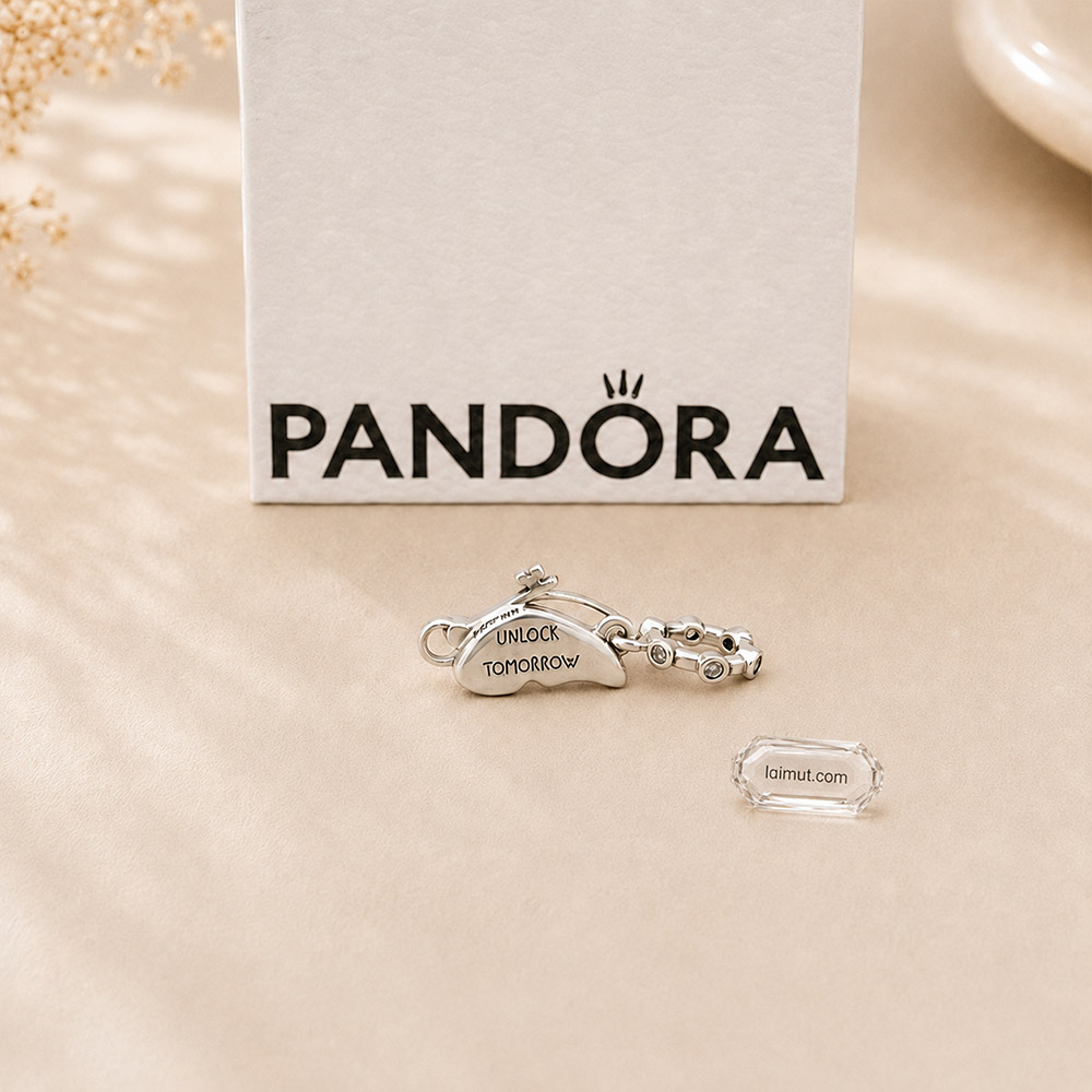 Charm Pandora 794241C01 Winged Dangle Charm | Laimut | Ảnh chụp thực tế
