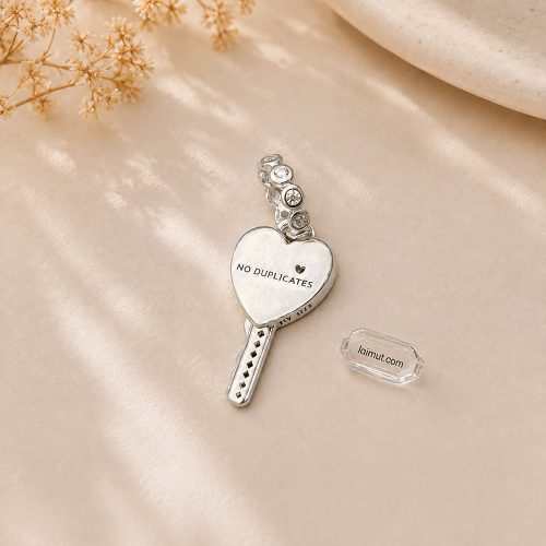 Charm Pandora 794427C01 Opalescent Heart Key Dangle Charm | Laimut | Ảnh chụp thực tế