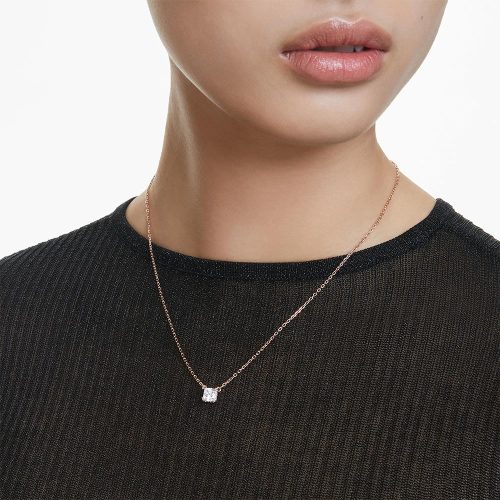 Mẫu đeo Dây chuyền Swarovski 5701904 Stilla Attract Pendant