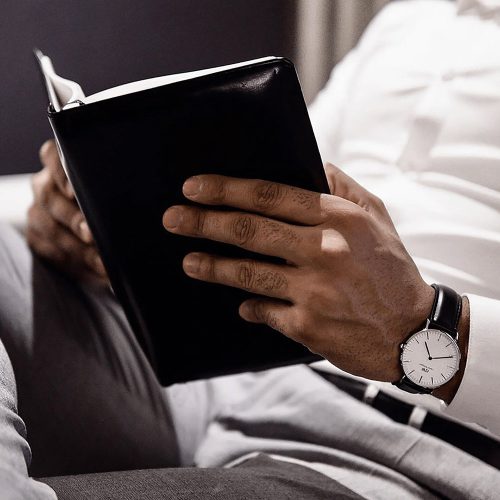 Mẫu đeo Đồng hồ Daniel Wellington DW00100020 Classic Sheffield Silver