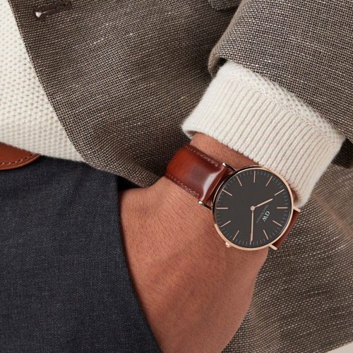 Mẫu đeo Đồng hồ Daniel Wellington DW00100124 Classic St Mawes Black Rose Gold
