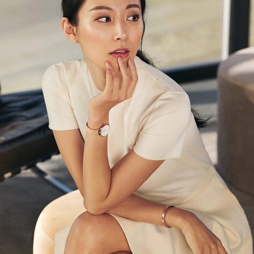 Mẫu đeo Đồng hồ Daniel Wellington DW00100163 Petite Melrose Rose Gold
