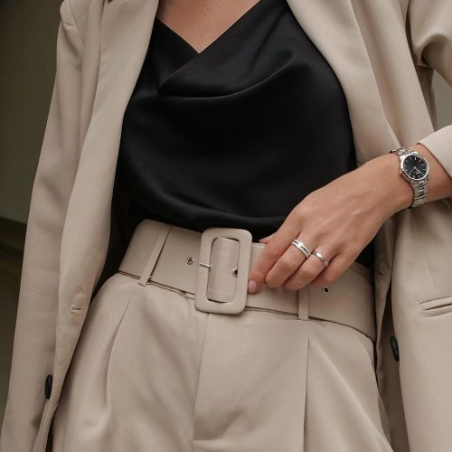 Mẫu đeo Đồng hồ Daniel Wellington DW00100208 Iconic Link Black Silver