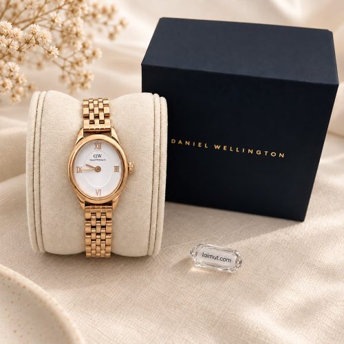 Ảnh chụp thực tế toàn bộ Daniel Wellington DW00100805 tại Laimut với mặt trắng và dây vàng hồng.