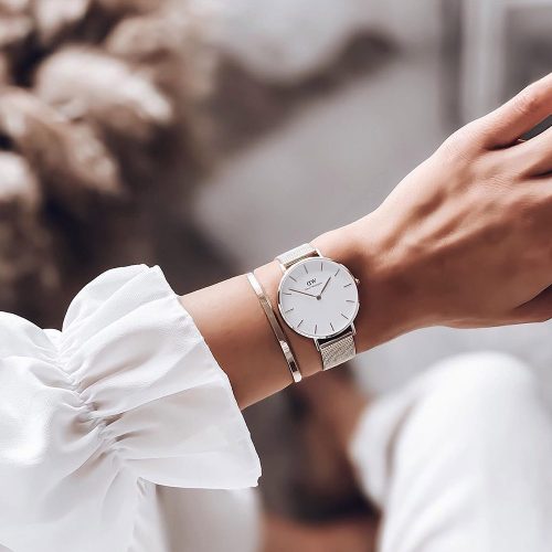 Mẫu đeo Đồng hồ Daniel Wellington DW00100164 Petite Sterling Silver