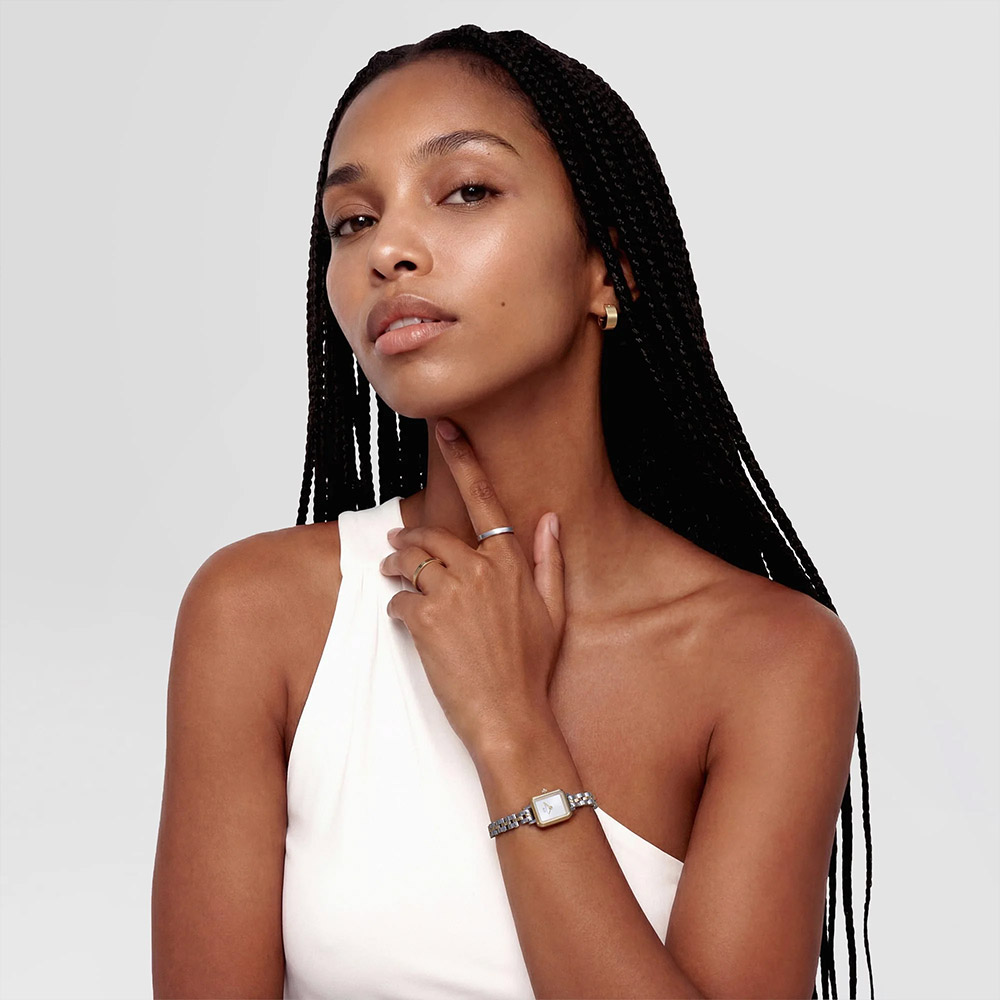 Mẫu đeo Đồng hồ Daniel Wellington DW00100925 Quadro Mini Arch Two Tone Gold