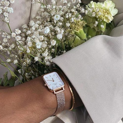 Mẫu đeo Đồng hồ Daniel Wellington DW00100431 Quadro Pressed Melrose