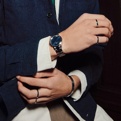 Mẫu đeo Đồng hồ Daniel Wellington DW00100448 Iconic Link Arctic Silver