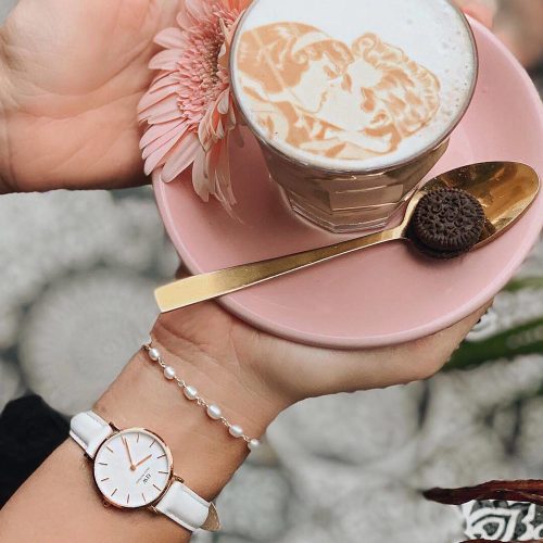 Mẫu đeo Đồng hồ Daniel Wellington DW00100249 Petite Bondi Rose Gold