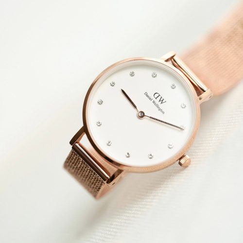 Mặt trắng ngà crystal Đồng hồ Daniel Wellington DW00100528