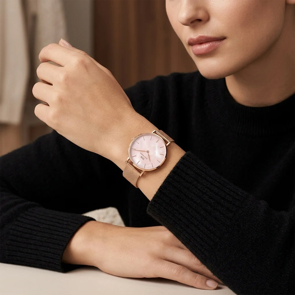 Mẫu đeo Đồng hồ Daniel Wellington DW00100513 Petite Melrose Pearl