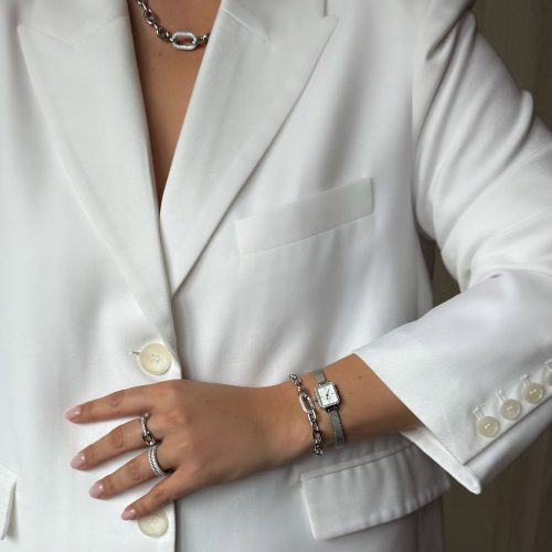 Mẫu đeo Đồng hồ Daniel Wellington DW00100732 Quadro Mini Lumine Bezel Silver