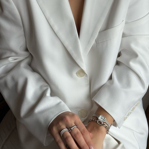 Mẫu đeo Đồng hồ Daniel Wellington DW00100732 Quadro Mini Lumine Bezel Silver