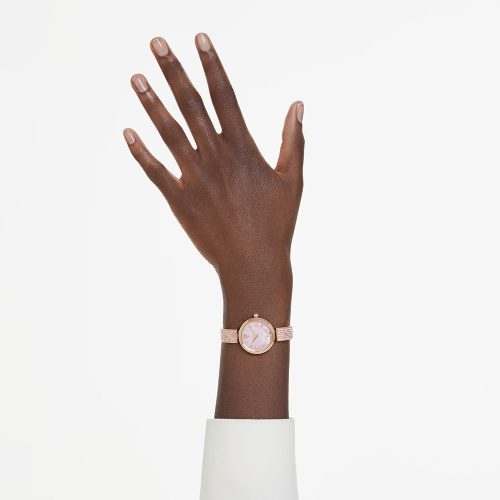 Mẫu đeo Đồng hồ Swarovski 5678756 Illumina Watch