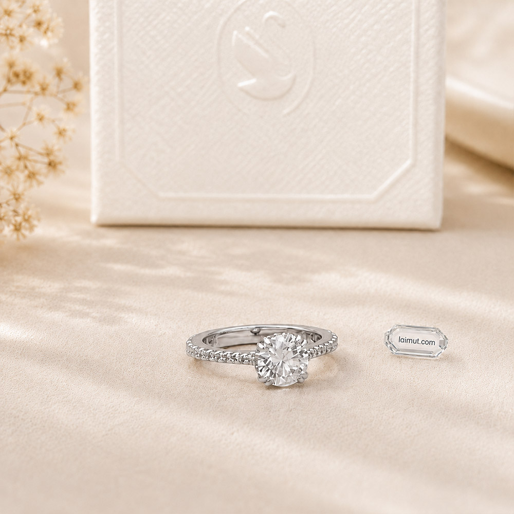 Nhẫn Swarovski Stilla Cocktail Ring chụp thật góc nghiêng