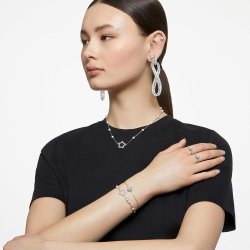 Mẫu đeo Nhẫn Swarovski Una Angelic Ring chính hãng