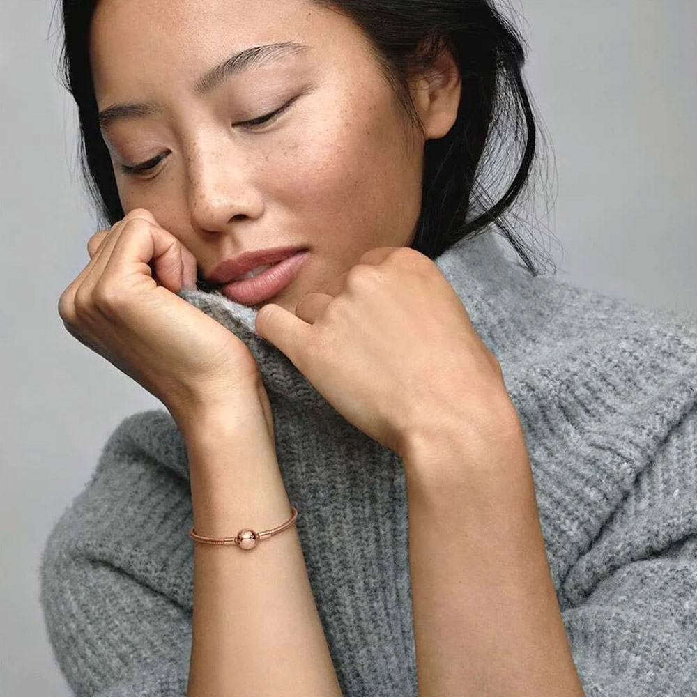 Vòng charm Pandora 580728 Moments Snake Chain Bracelet | Laimut | Ảnh mẫu đeo