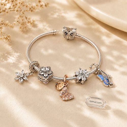 Vòng tay Pandora 590782C01 phối charm Pandora Moments