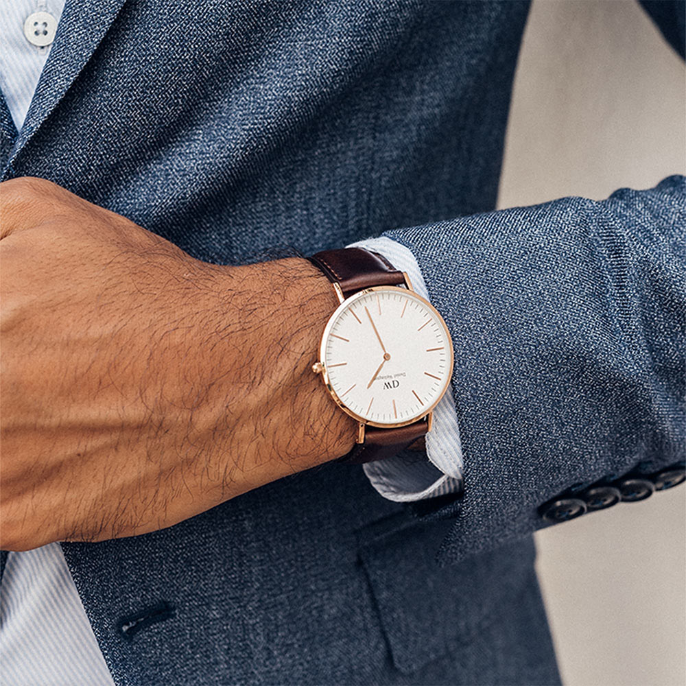 Mẫu đeo Daniel Wellington DW00100009 Classic Bristol Rose Gold 40mm