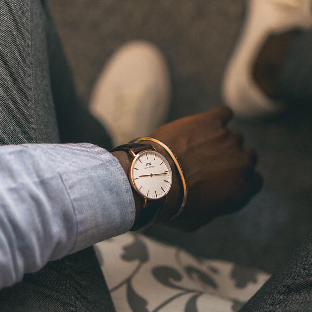 Mẫu đeo Daniel Wellington DW00100009 Classic Bristol Rose Gold 40mm