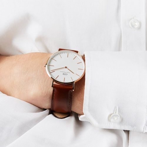 Mẫu đeo Daniel Wellington DW00100035 Classic St Mawes Rose Gold 36mm