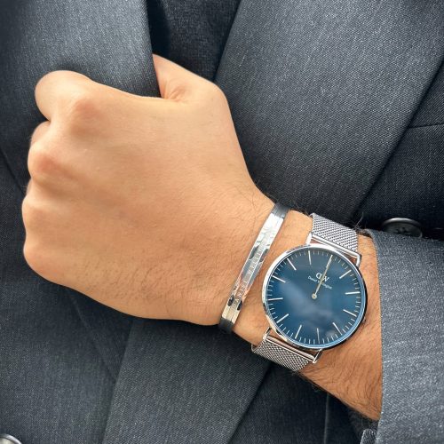 Mẫu đeo Daniel Wellington DW00100628 Classic Mesh Arctic Silver 40mm