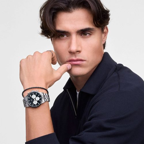 Daniel Wellington DW00100873 Iconic Chronograph 42mm trên cổ tay