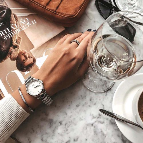 Daniel Wellington DW00100205 Iconic Link Silver trên cổ tay