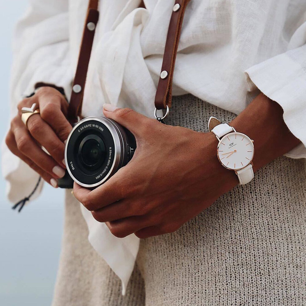 Daniel Wellington DW00100189 Petite Bondi Rose Gold trên cổ tay